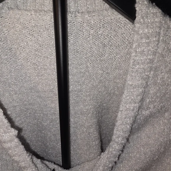 EFAN XL Women's Cream Sweater - Picture 7 of 7